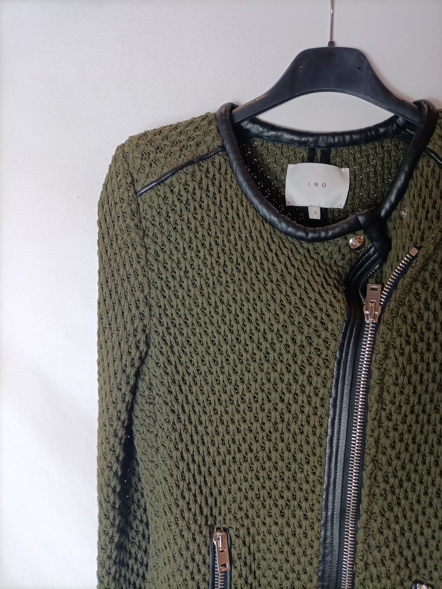 IRO. Chaqueta doble textura verde y  negra. T 1 (XS/S)