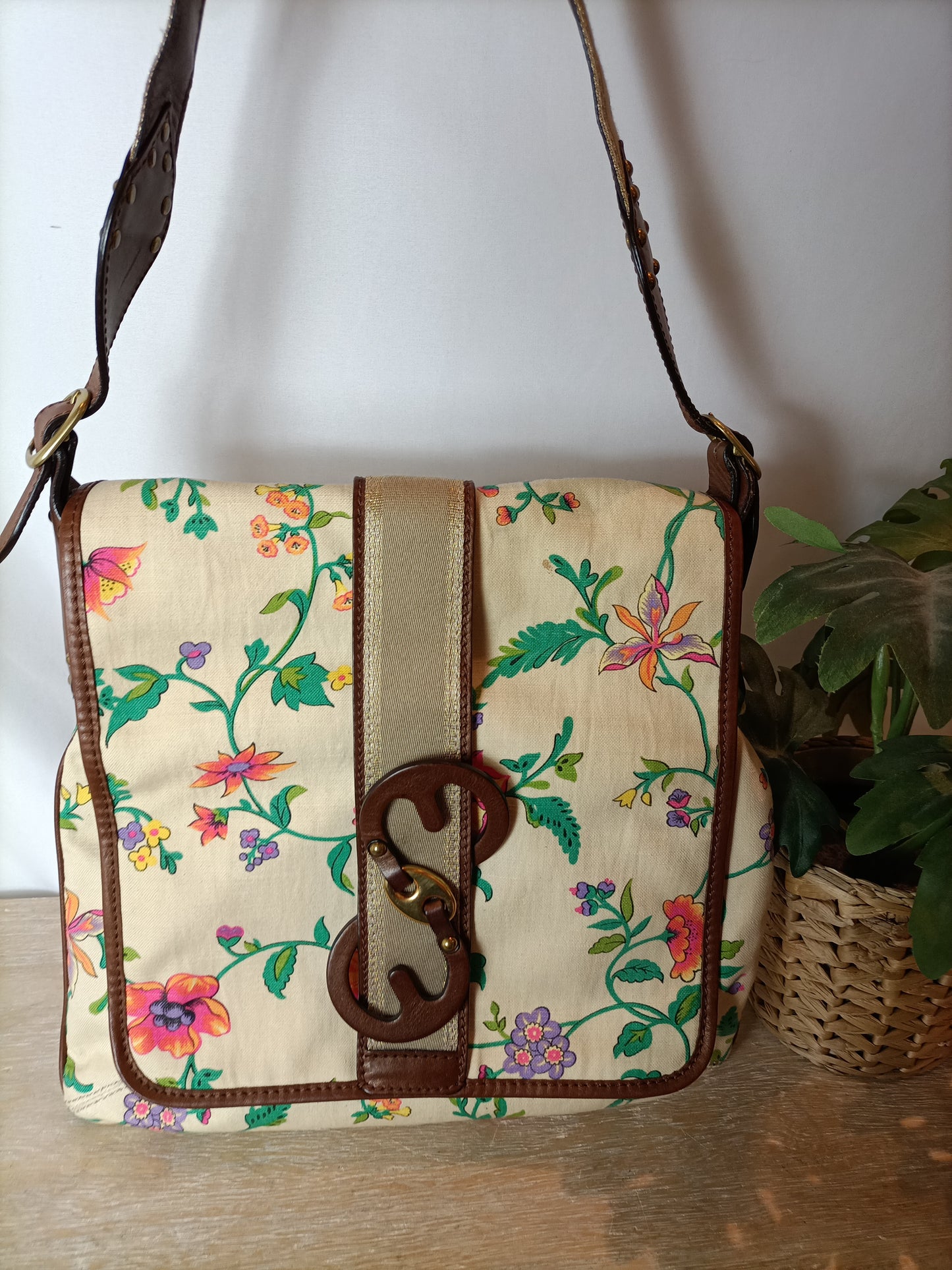 ESCADA SPORT. Bolso beige flores