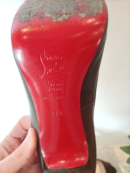 LOUBOUTIN. Brown peeptoe heels. Size 37.5