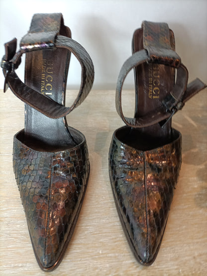 GUCCI. Tacones efecto piel cocodrilo varios colores. 36,5