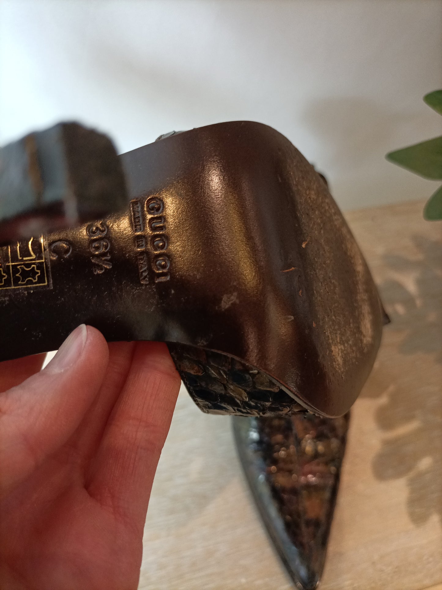 GUCCI. Tacones efecto piel cocodrilo varios colores. 36,5