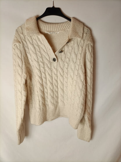 PRIMARK. Beige cable-knit sweater. TM