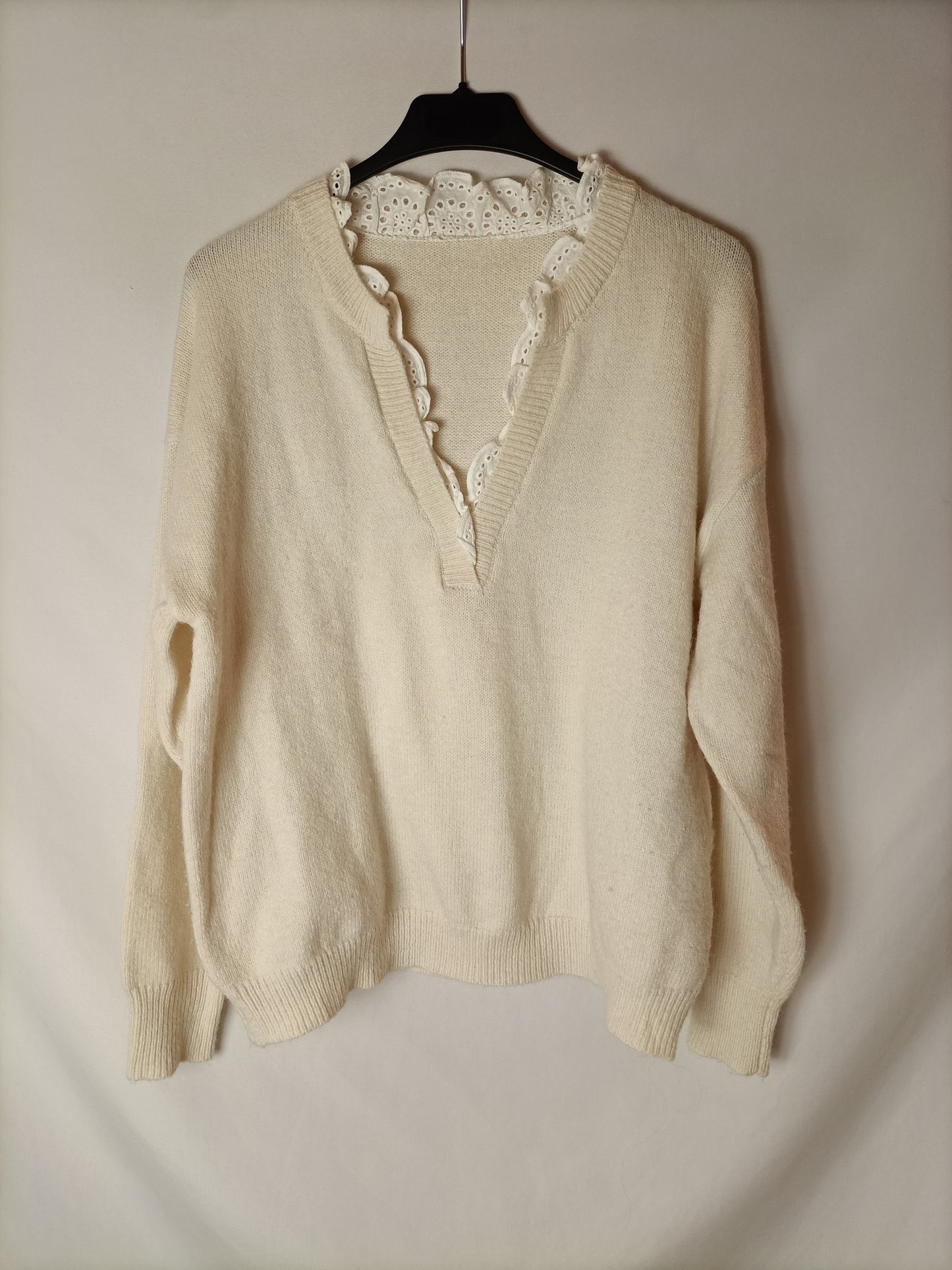 OTRAS. Jersey beige detalle cuello. T S/M