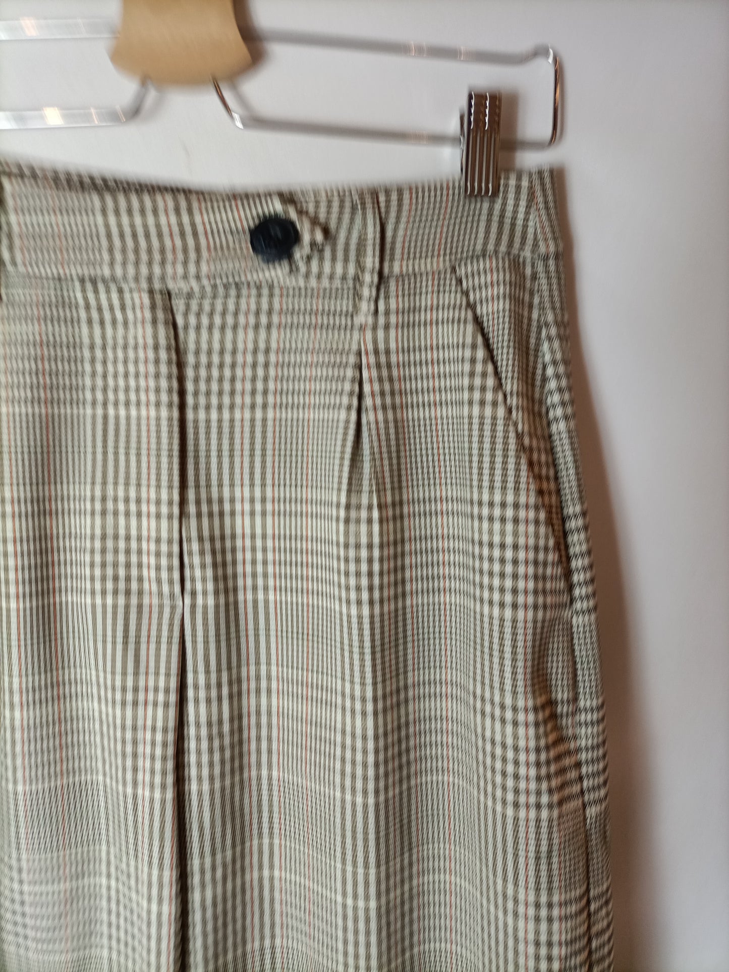 BERSHKA. Pantalón ancho cuadros T.38