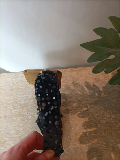 STRADIVARIUS. Diadema negra lentejuelas