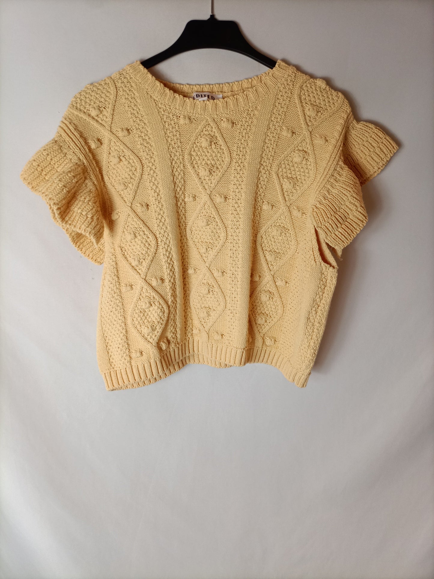 EDITED. Yellow thread top. Size 36