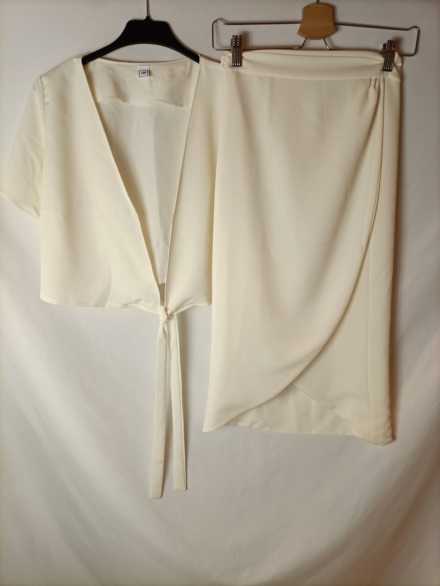 LM. Total look falda y top lazadas. T S/M