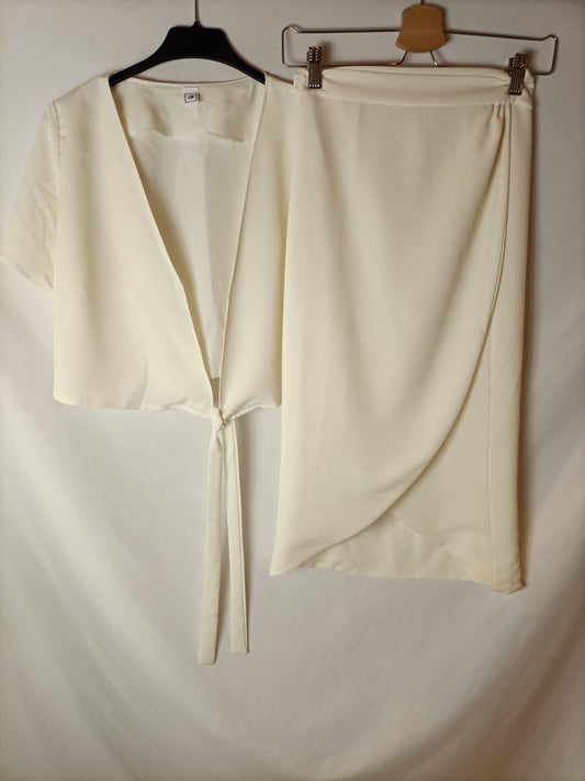 LM. Total look falda y top lazadas. T S/M