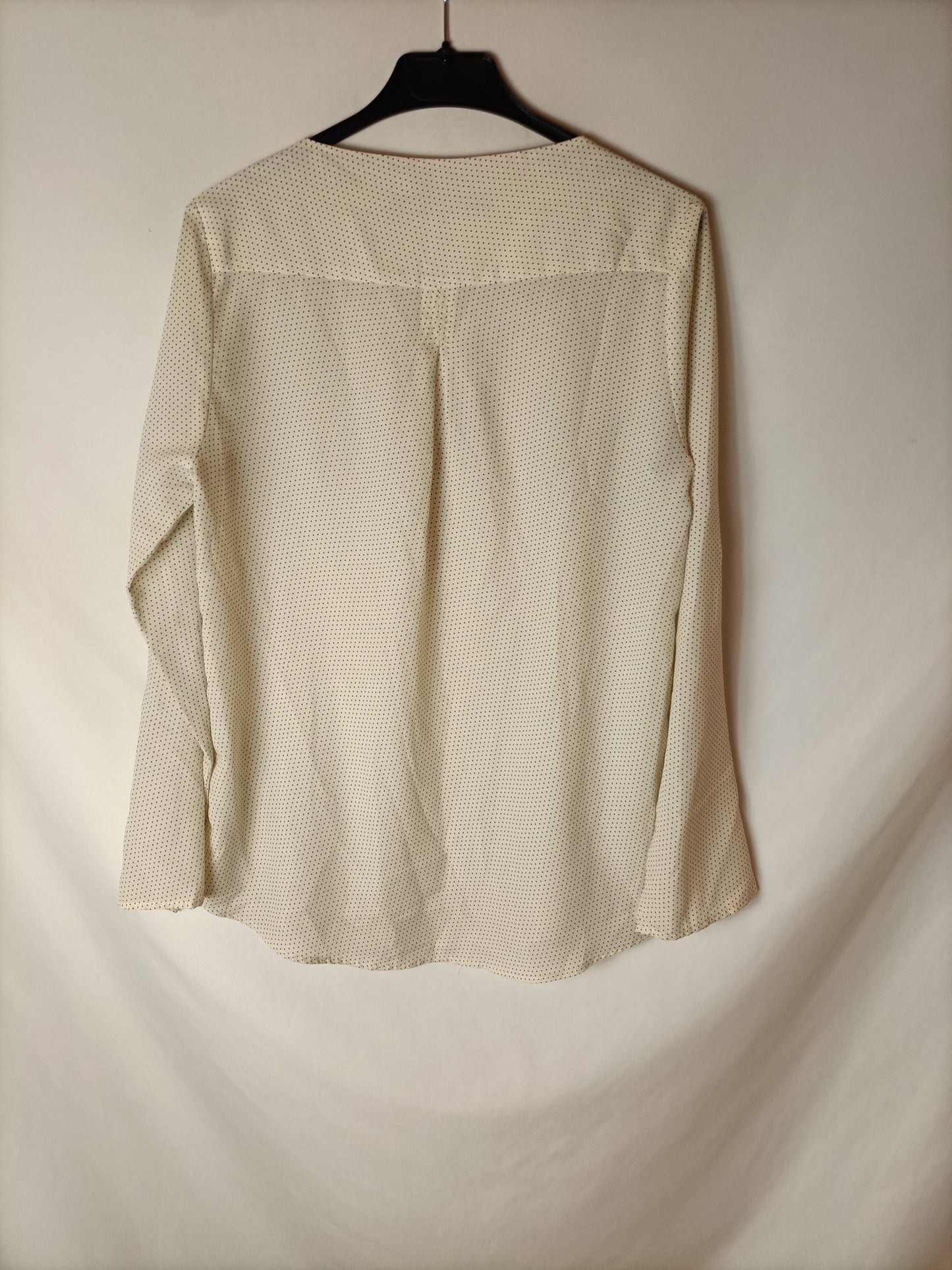 ZARA. Blusa  beige fluida lunares. T S