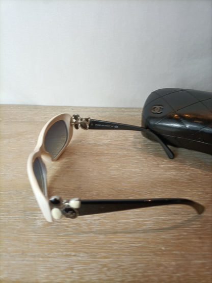 CHANEL. Vintage sunglasses