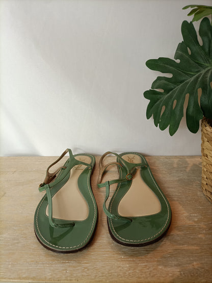 SAINT LAURENT. Sandalia plana verde. T 37