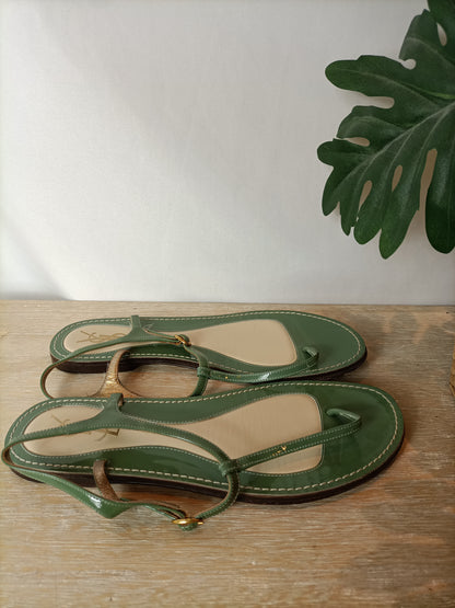 SAINT LAURENT. Sandalia plana verde. T 37