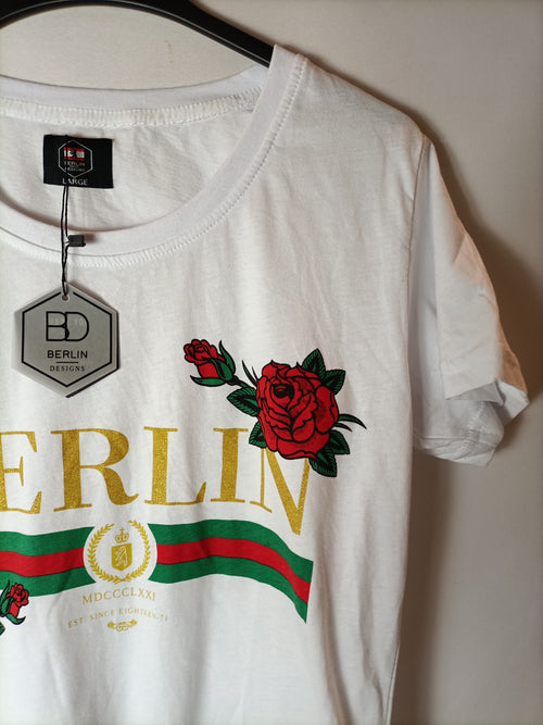 BERLIN DESINGS. Camiseta blanca letras. T L