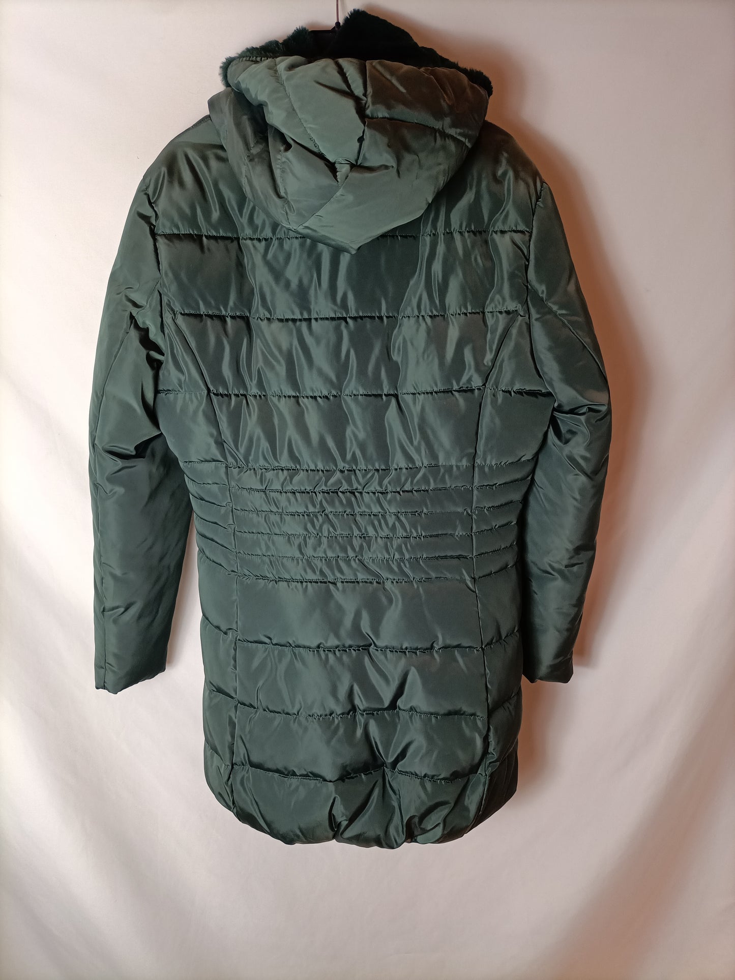 LAURA JO. Plumas verde capucha T.l