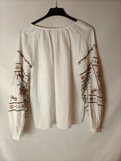 ZARA. blusa blanca bordada T.m
