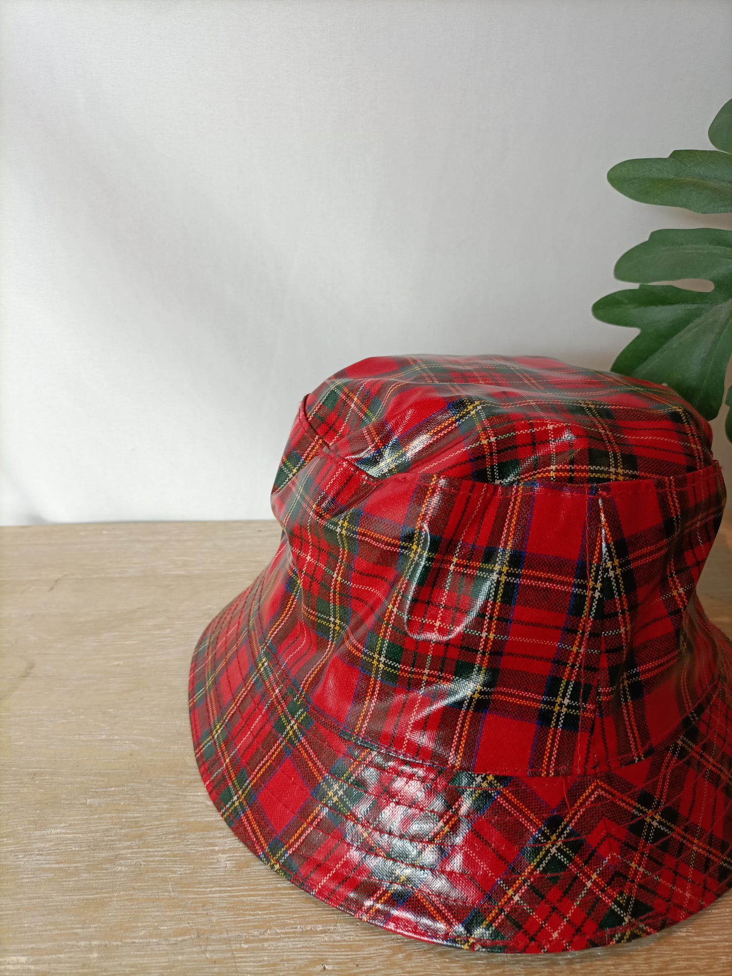 OTHERS. Checkered waterproof hat
