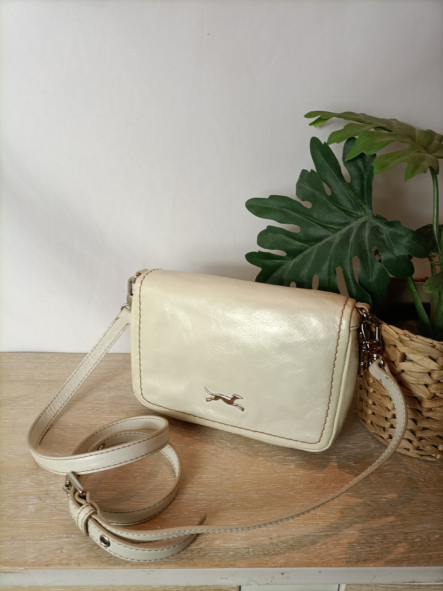 BIMBA Y LOLA. Bolso beige piel