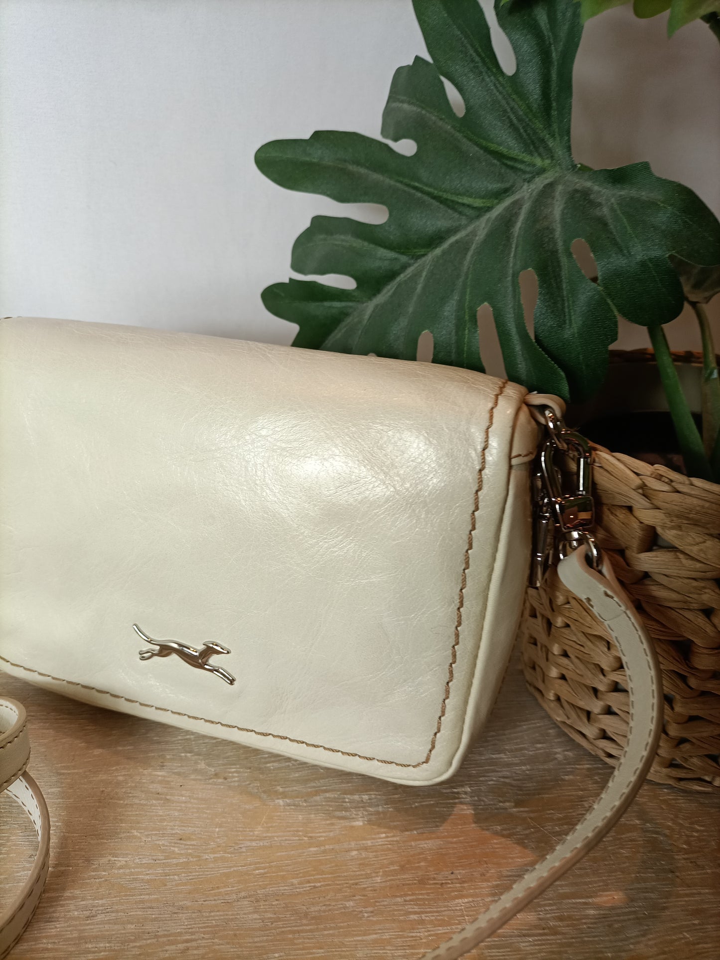 BIMBA Y LOLA. Bolso beige piel