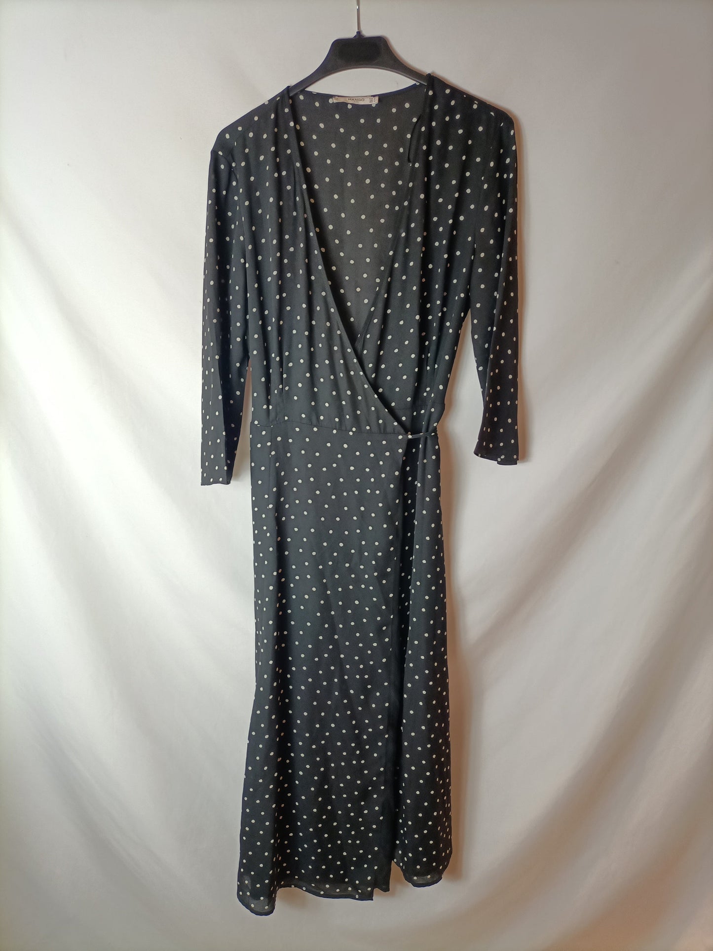 MANGO. Vestido midi negro lunares M