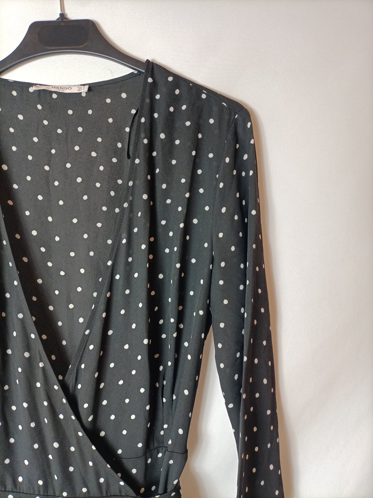 MANGO. Vestido midi negro lunares M