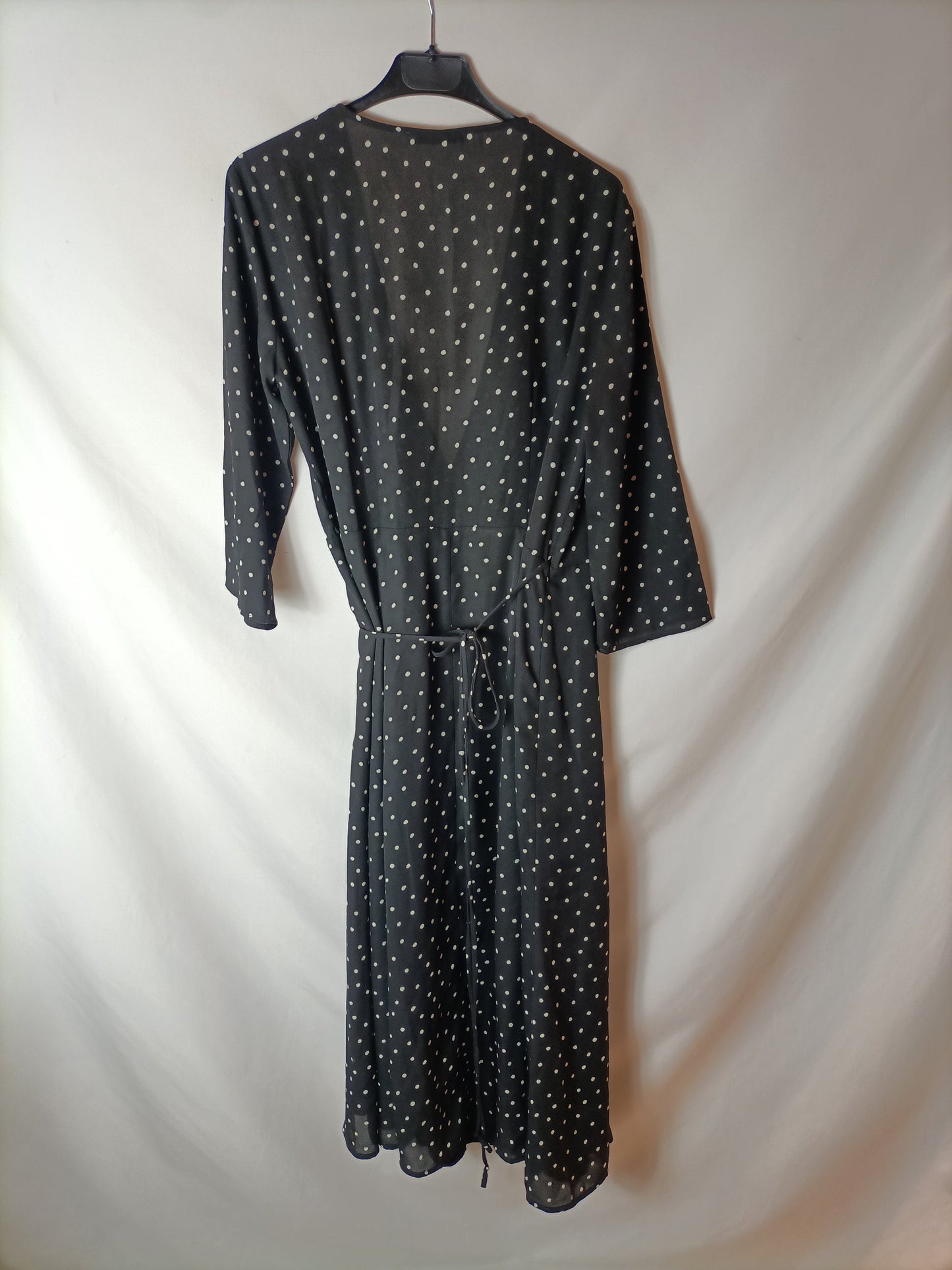 MANGO. Vestido midi negro lunares M