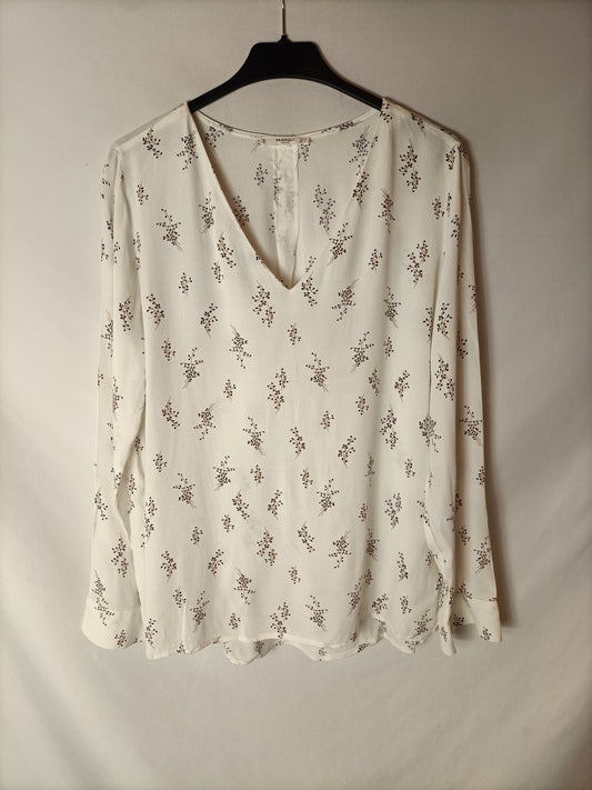 MANGO. Blusa blanca estampada. T M