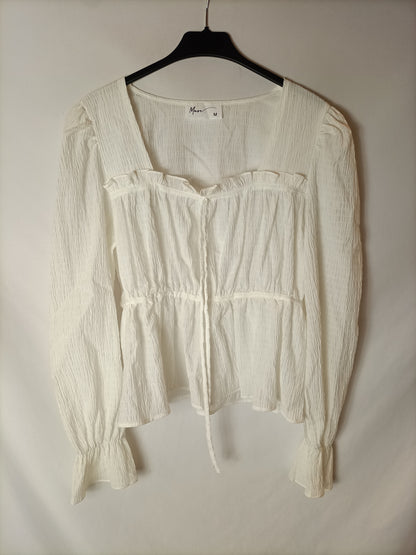 MUSE. Blusa blanca textura hilos plateados. T M