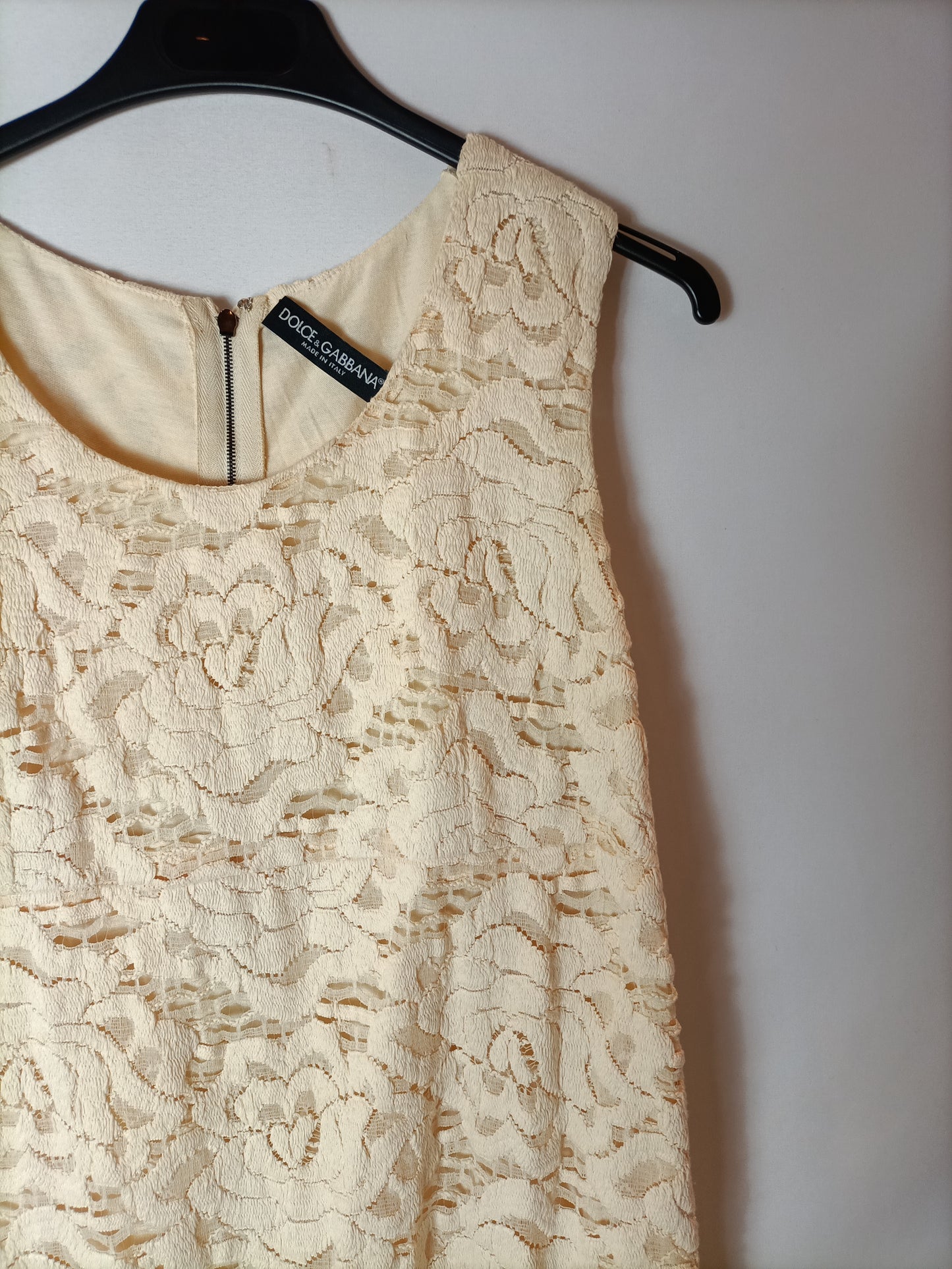 DOLCE&amp;GABBANA. Beige cotton lace dress. Size 38
