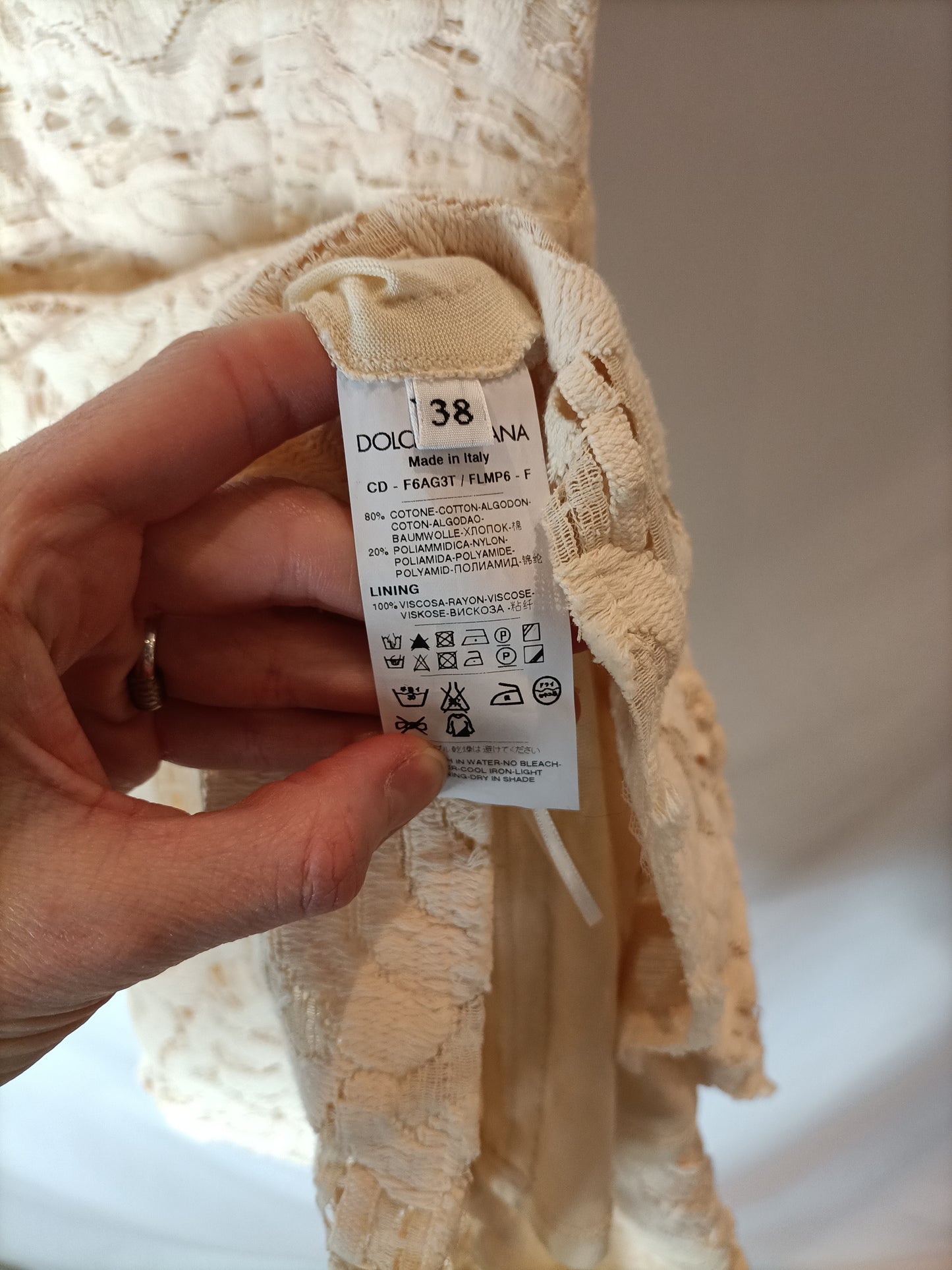 DOLCE&amp;GABBANA. Beige cotton lace dress. Size 38