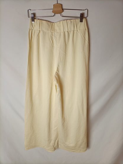 MANGO. Pantalón beige culotte T.m