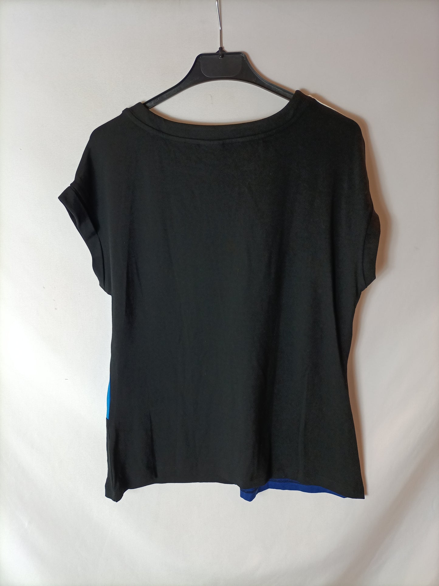 C&A. Top negro y azules. T. 38