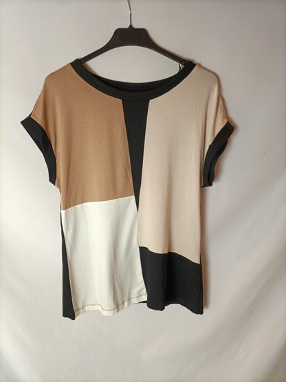 AC. Black and beige top. T. 38