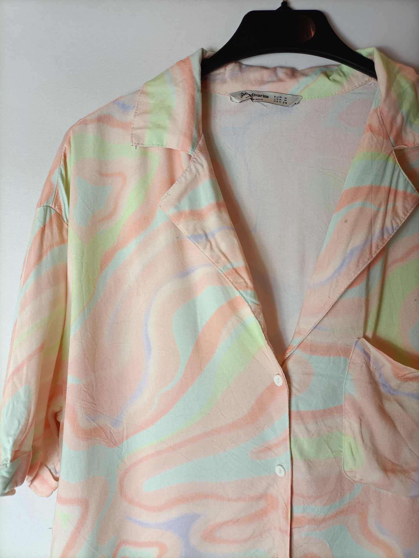 STRADIVARIUS. Blusa estampado hippie T.m