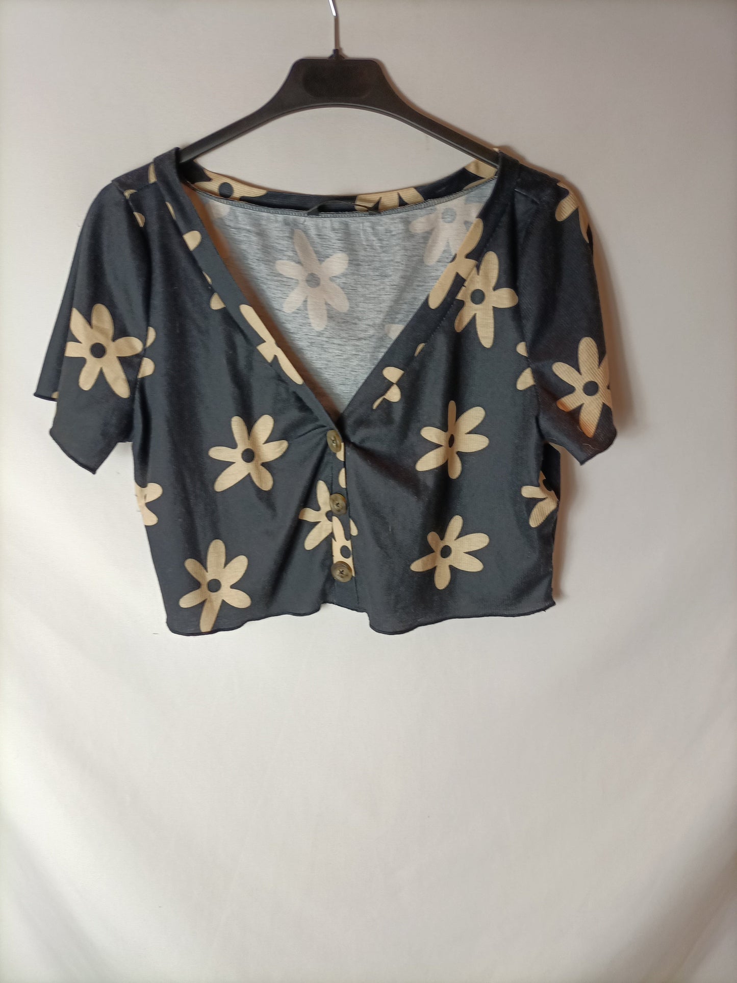 SHEIN. Top negro flores T.xl