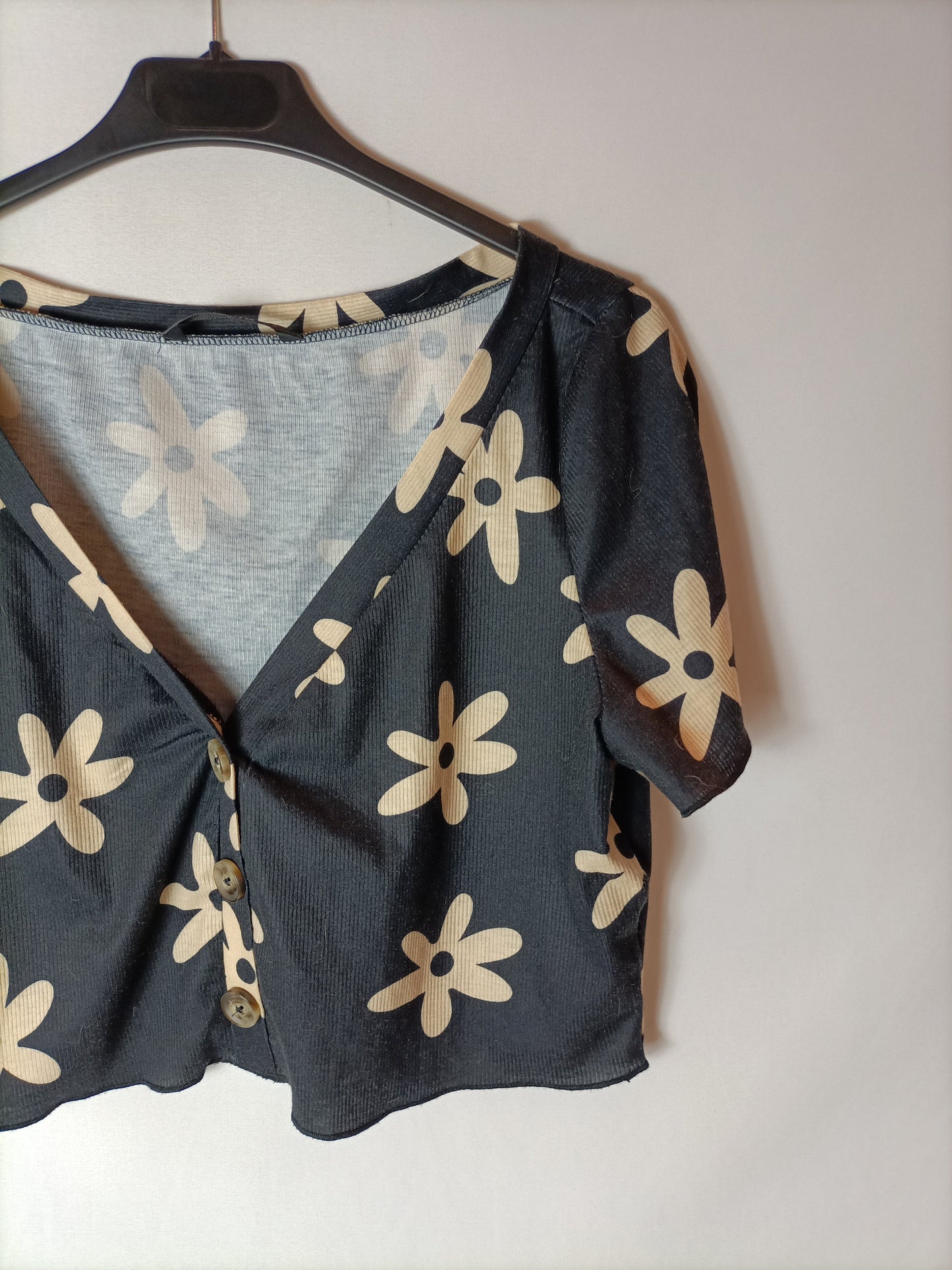 SHEIN. Top negro flores T.xl