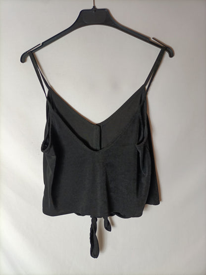 BERSHKA. Top negro lazada T.l