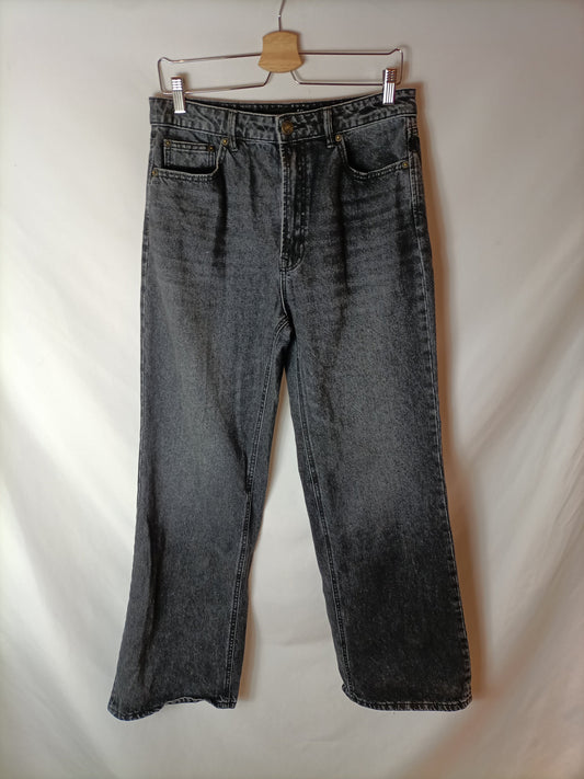 STRADIVARIUS. Pantalón negro ancho T.40
