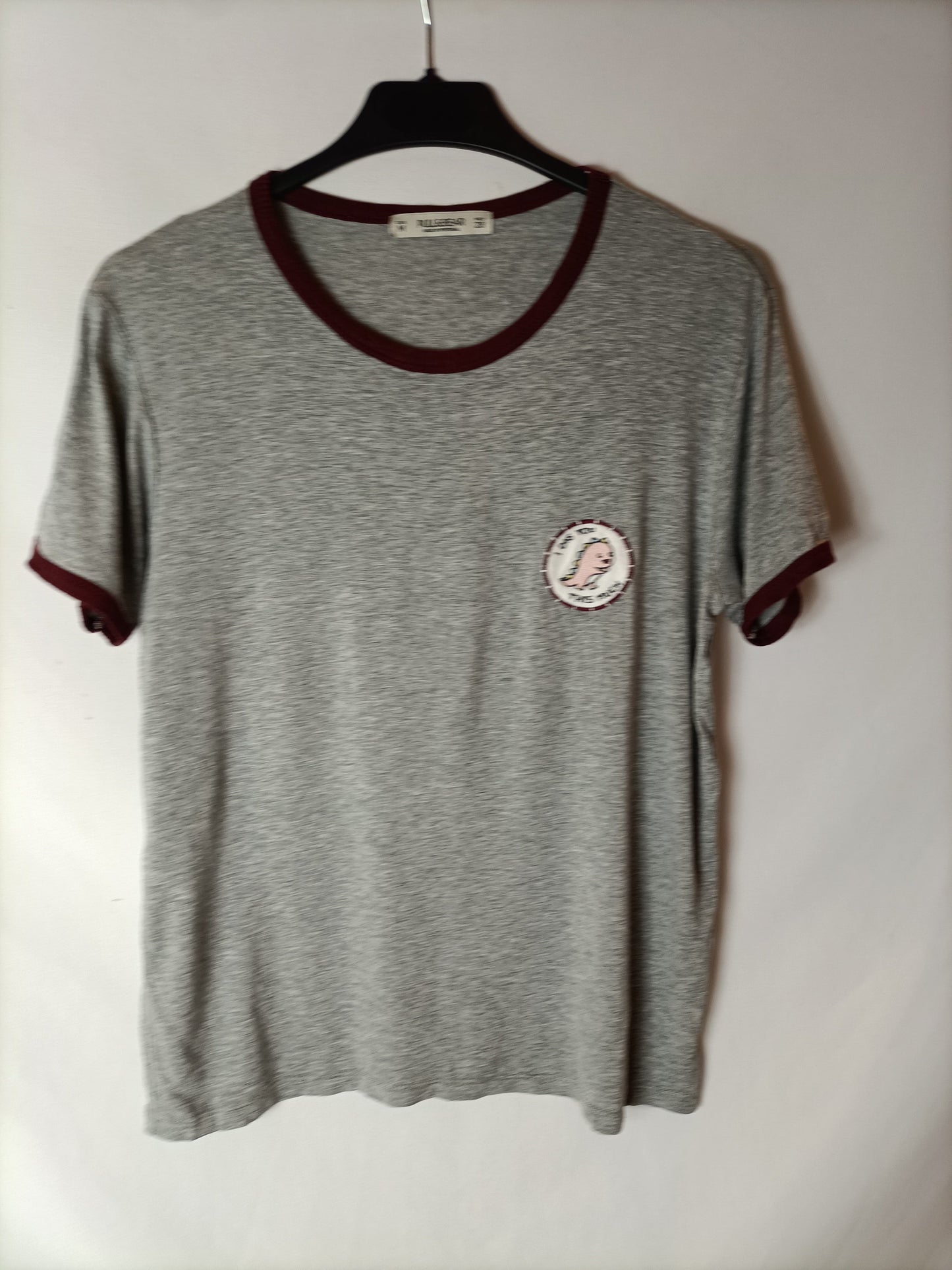 PULL&BEAR.camiseta gris T.m