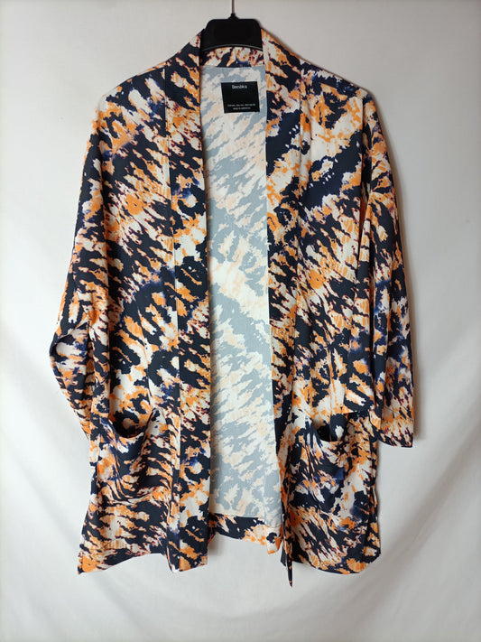 BERSHKA. Kimono estampado azul T.m/l