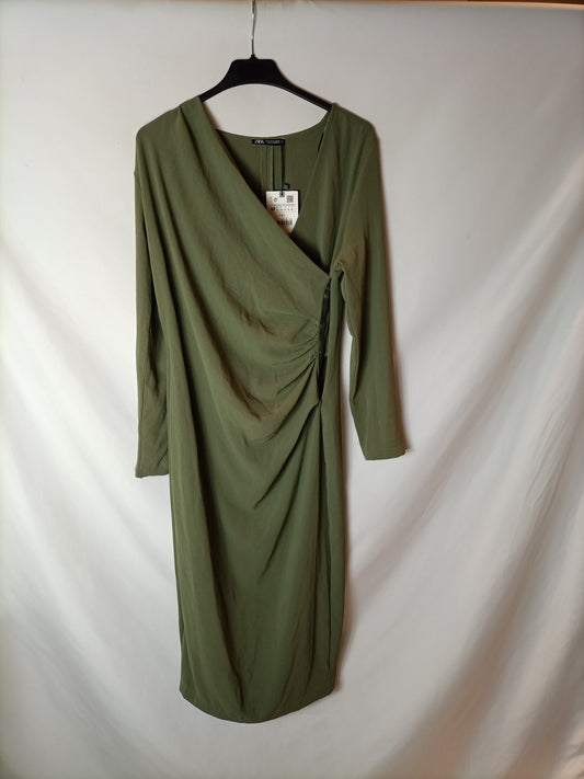 ZARA. Vestido midi verde caza. T M