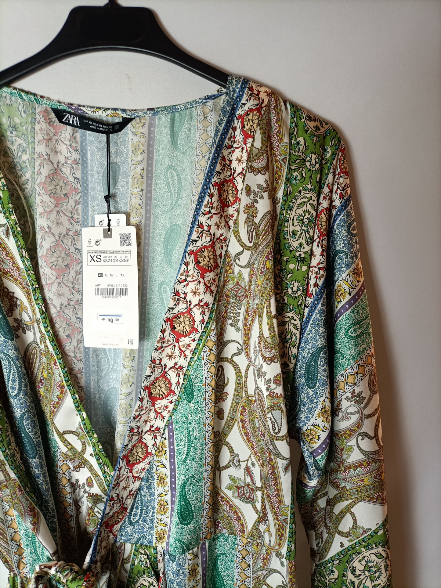 ZARA. Mono fluido estampado. T XS