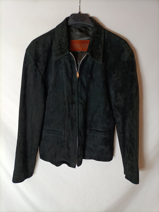 WORLD MAP. Black zip-up jacket. TM