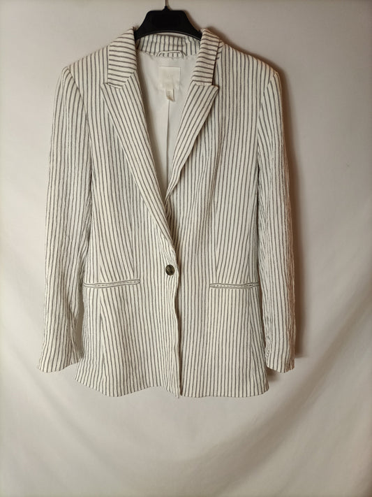 H&amp;M. White textured striped blazer. Size 36