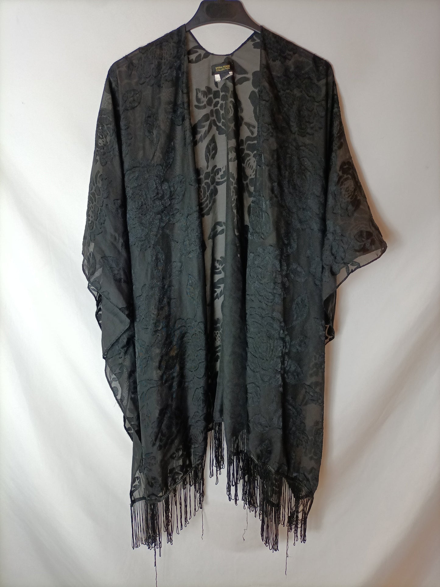 SFERA. Kimono negro flores semitransparente. TU