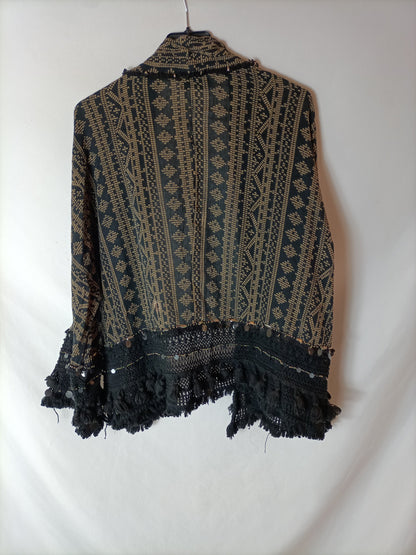 ZARA. Chaqueta/kimono negra estampada. T M