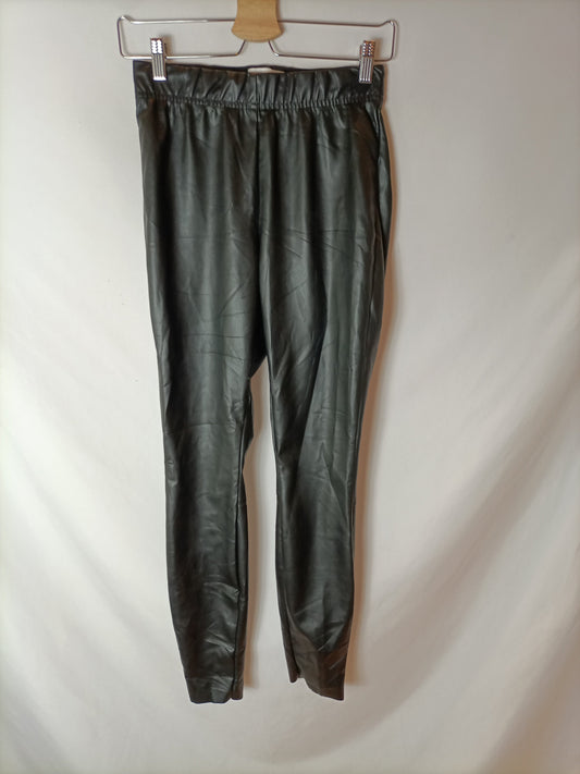 H&amp;M. Black leatherette leggings. T 38