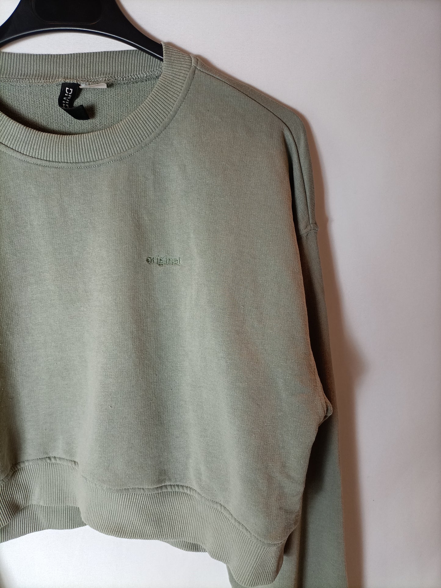 H&M. Sudadera crop verde. T S