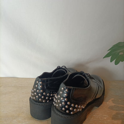 ZARA. Zapatos negro tachuelas T.36