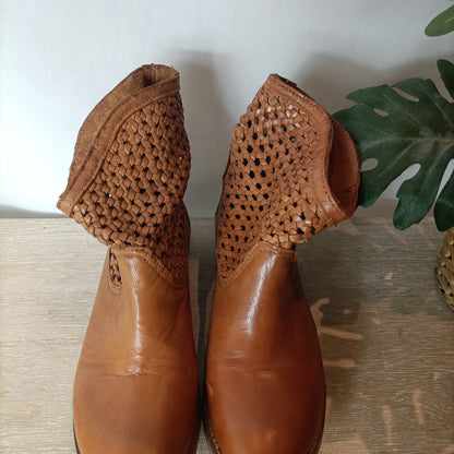 LEVI´S. Botines camel rejilla. T 38 (Tara)