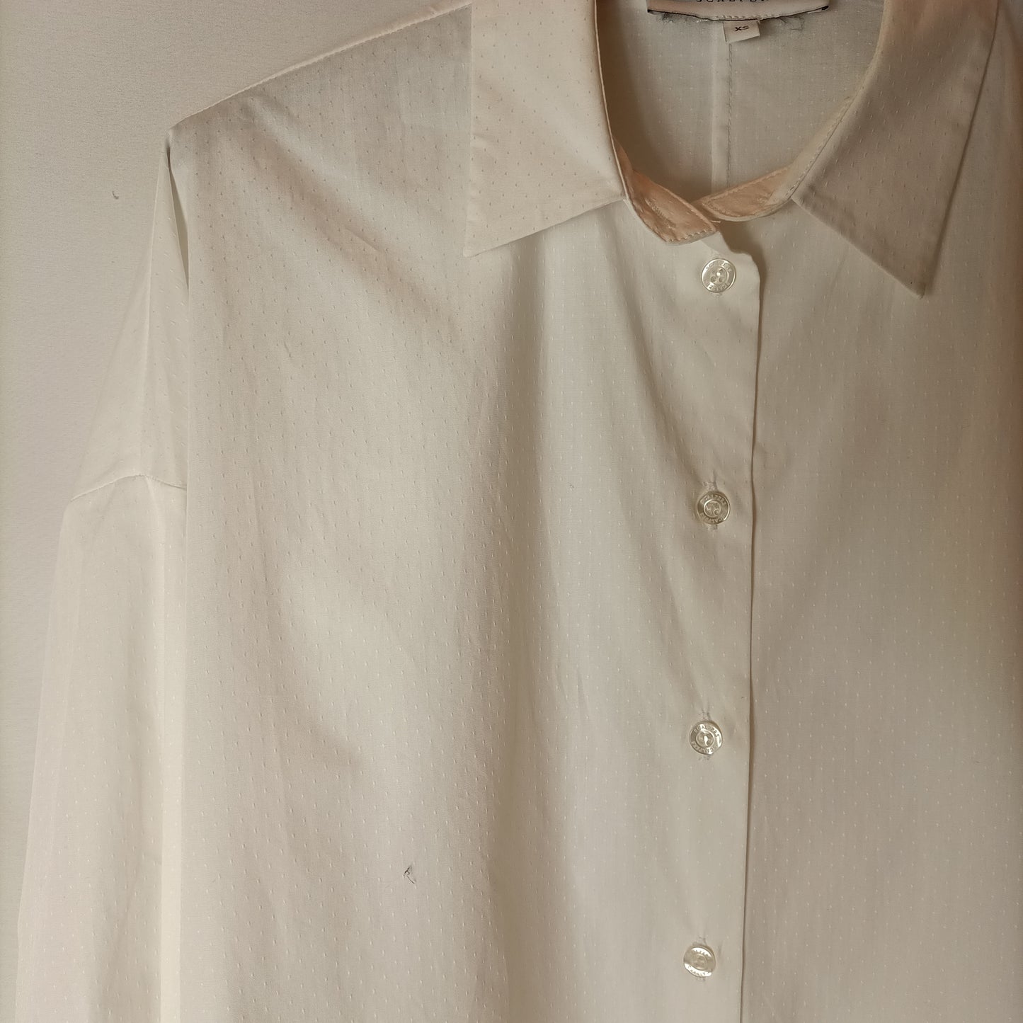 SCALPERS. White shirt texture. T XS